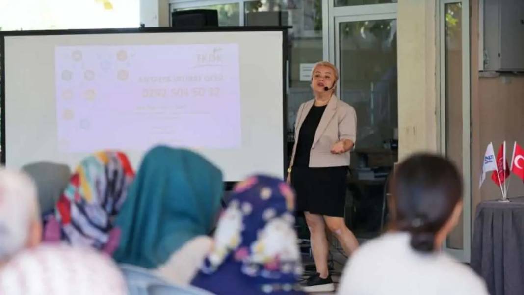 Konyaaltı’nda Kadın Çiftçiler Günü Coşkusu: Kırsalda Umut Buluşması! 7